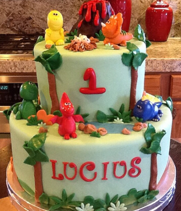 Custom Birthday Cakes | Hollister California | Creative Cakes By Helen